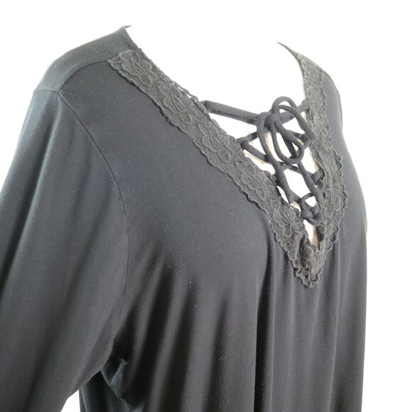 Torrid Size 4X 4 Super Soft Lace Trim Tye Tee Lattice V Neck Black - Picture 7 of 10